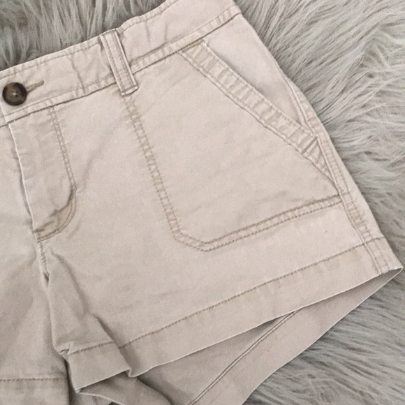 ❤️3X20 OLD NAVY Women's Low Rise Cream Chino Shorts | 6 - Picture 4 of 12
